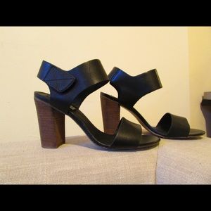 CONFDNCE by Steve Madden